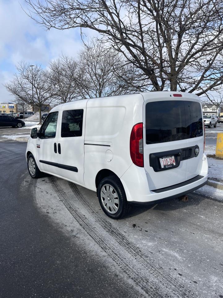 2015 RAM ProMaster SLT   5 PASSENGER    ONLY 149,000 KMS Photo2