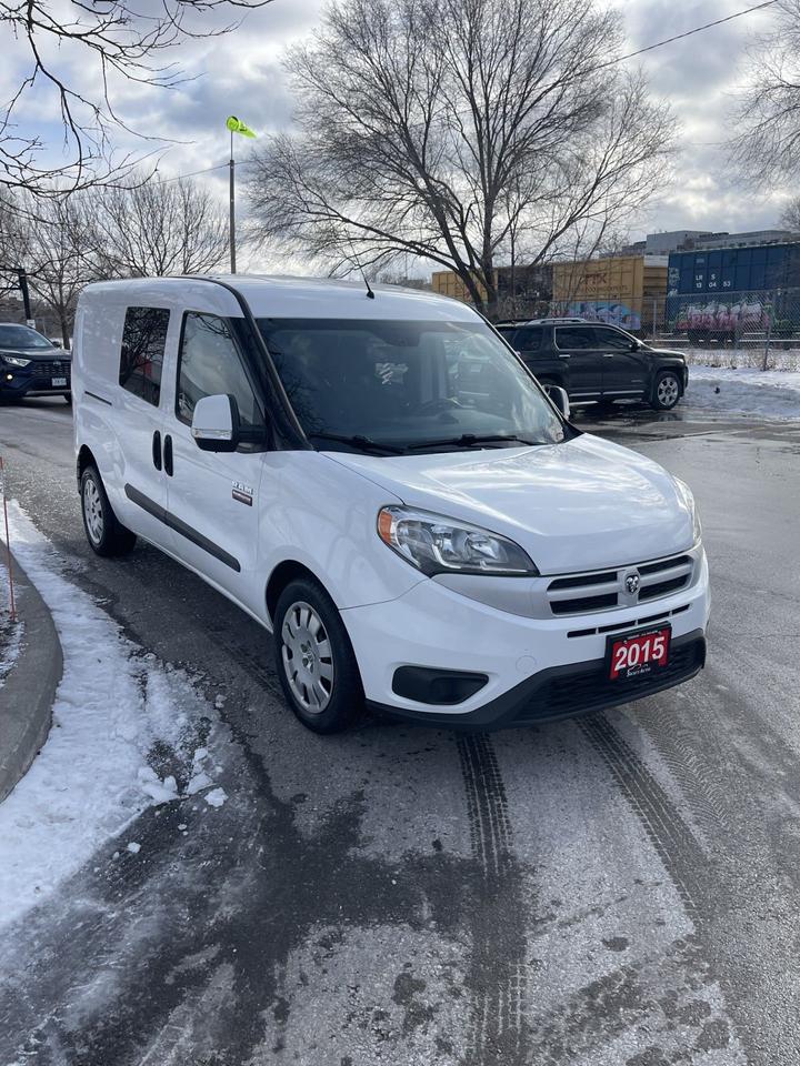 2015 RAM ProMaster SLT   5 PASSENGER    ONLY 149,000 KMS Photo
