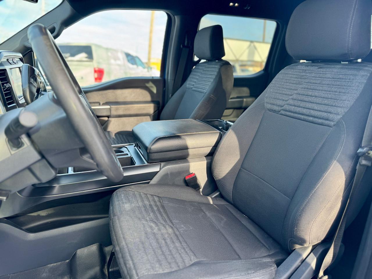 2022 Ford F-150 STX CREW CAB 5.5' Box 4WD Clean Carfax Photo