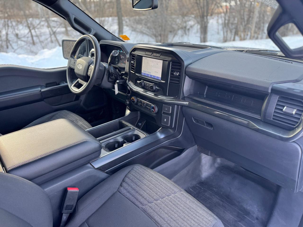 2022 Ford F-150 STX CREW CAB 5.5' Box 4WD Clean Carfax Photo