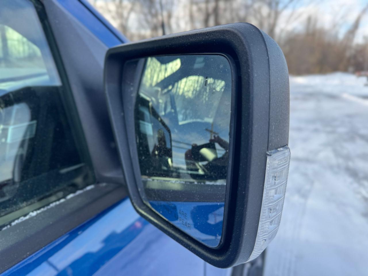 2022 Ford F-150 STX CREW CAB 5.5' Box 4WD Clean Carfax Photo