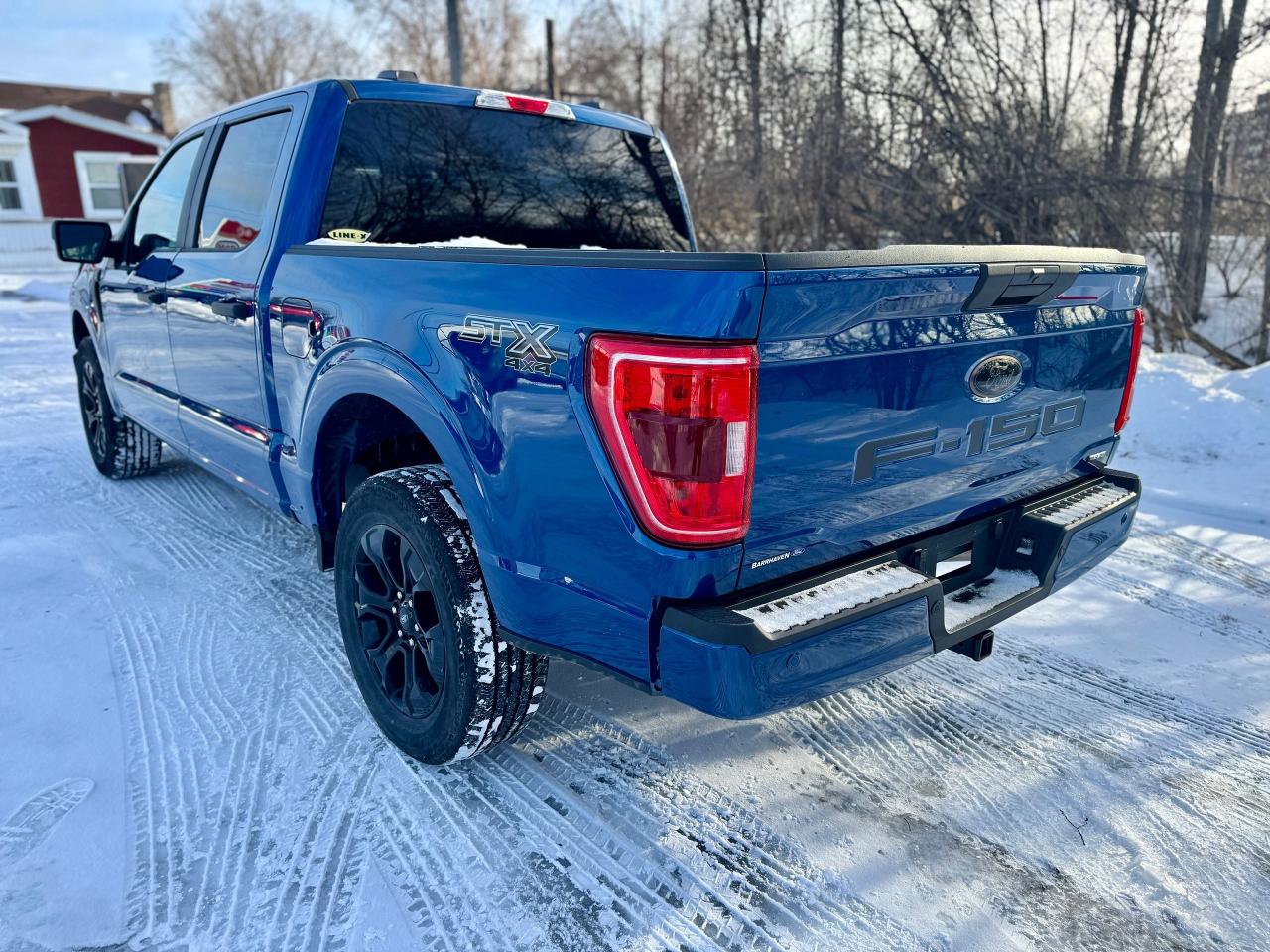 2022 Ford F-150 STX CREW CAB 5.5' Box 4WD Clean Carfax Photo