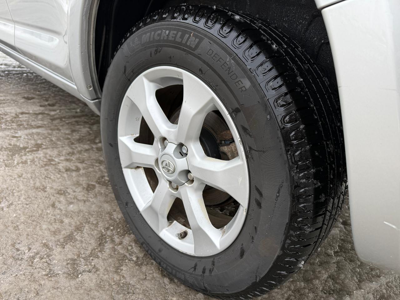 2010 Toyota RAV4 LIMITED  Photo