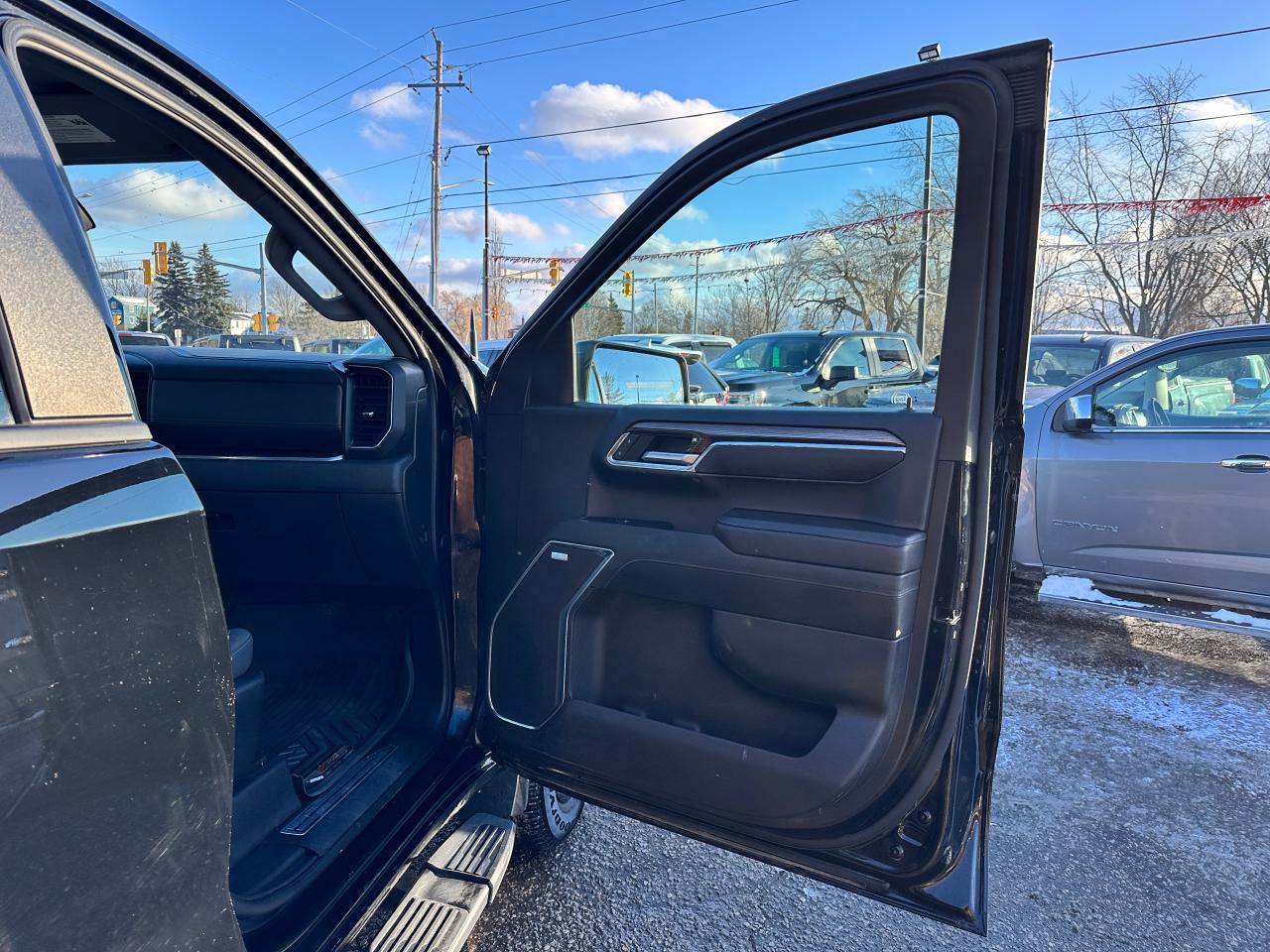 2022 Chevrolet Silverado 1500 RST4X4 HTD-Cloth 5.3L V8 NAV XM CarPlay BOSE RvCam Photo