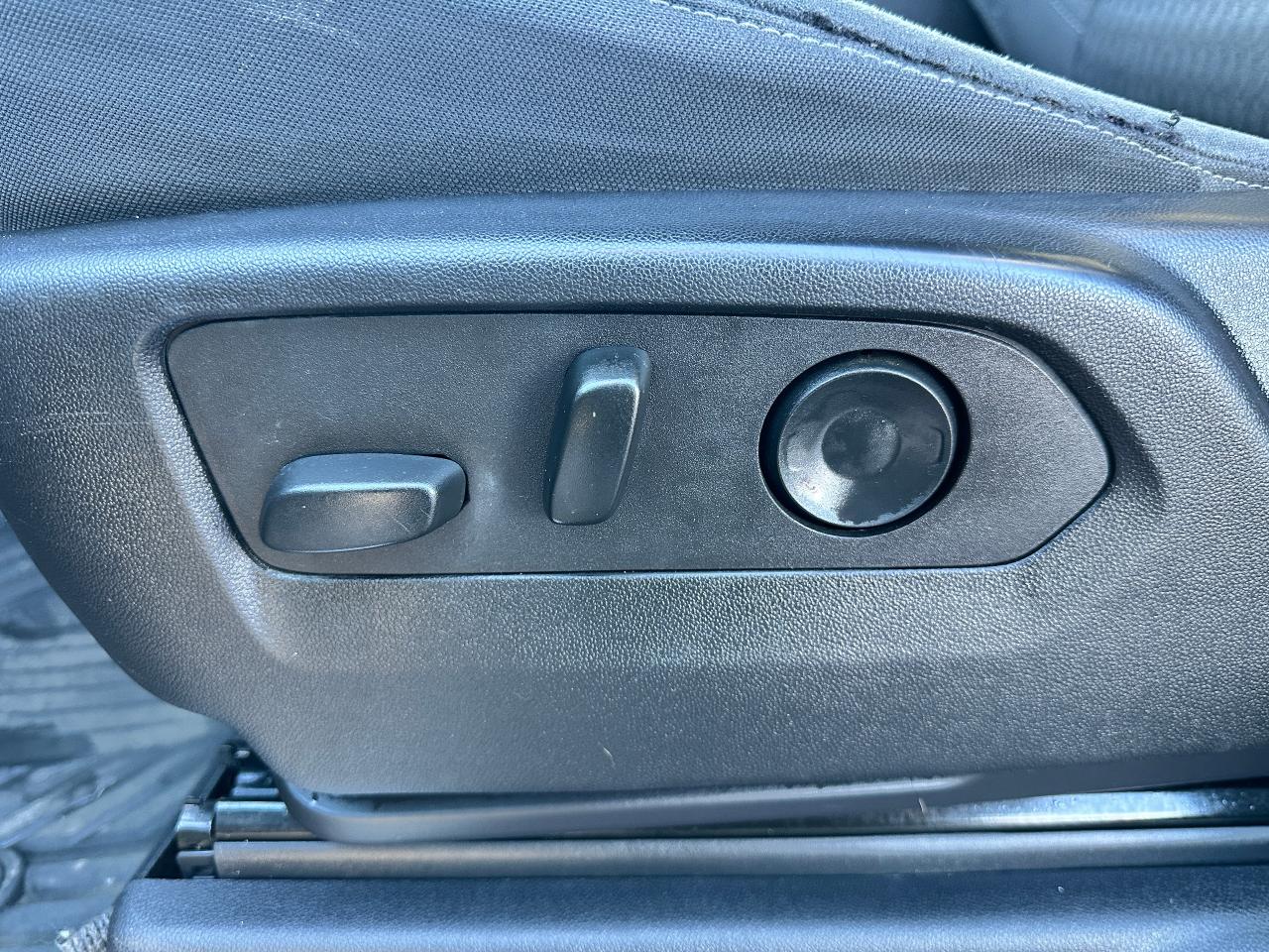 2022 Chevrolet Silverado 1500 RST4X4 HTD-Cloth 5.3L V8 NAV XM CarPlay BOSE RvCam Photo