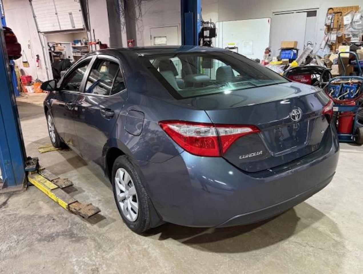 2014 Toyota Corolla CE Photo2