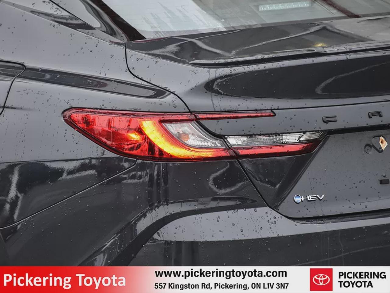 2025 Toyota Camry HYBRID SE Photo3