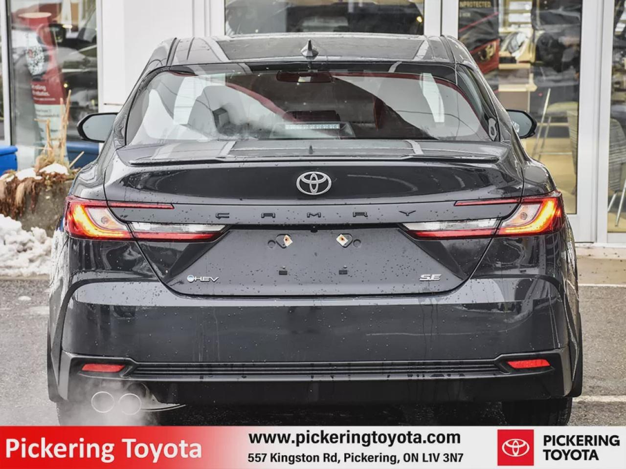 2025 Toyota Camry HYBRID SE Photo