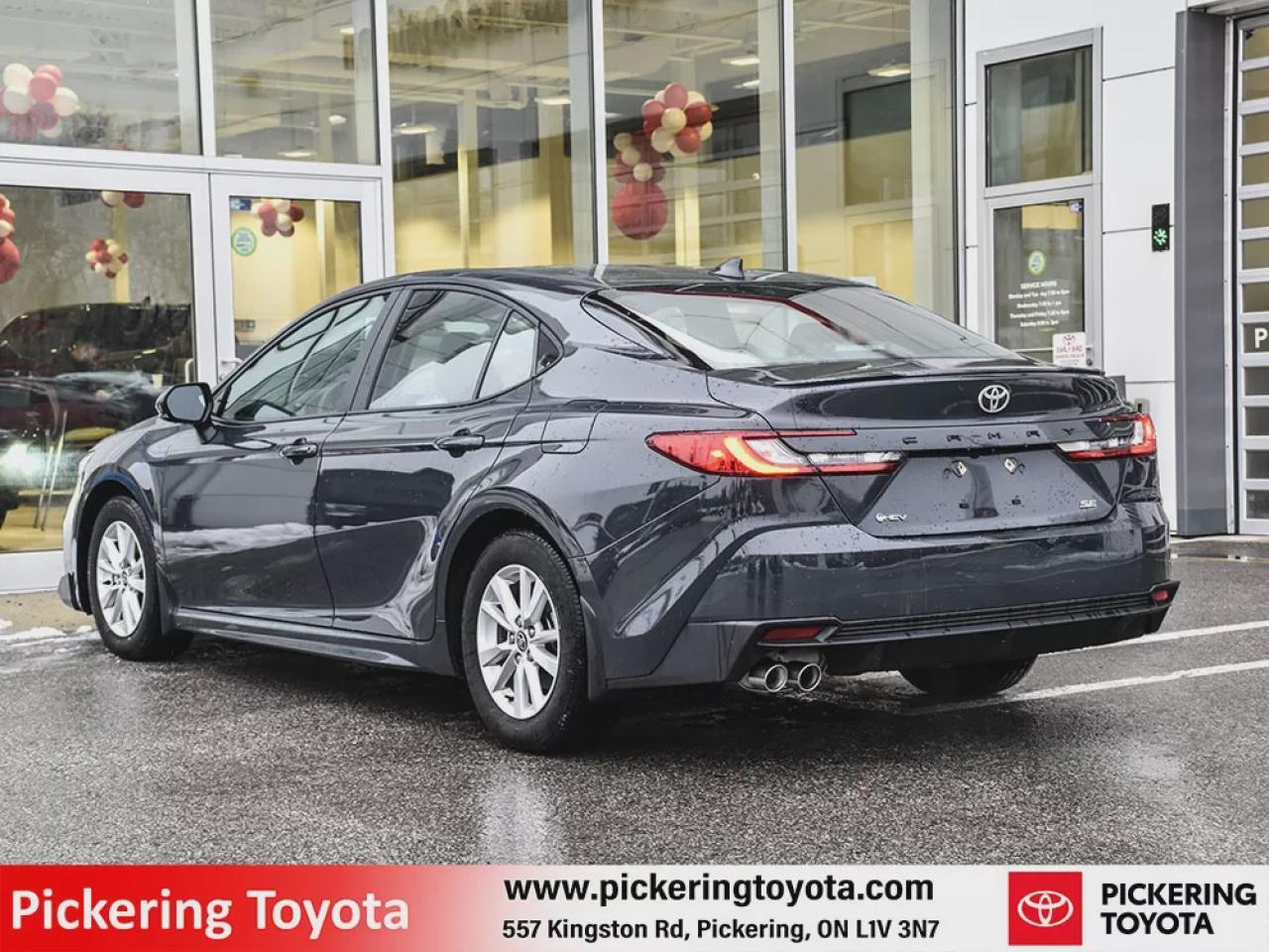 2025 Toyota Camry HYBRID SE Photo2