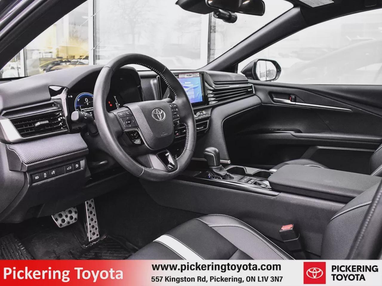 2025 Toyota Camry HYBRID SE Photo