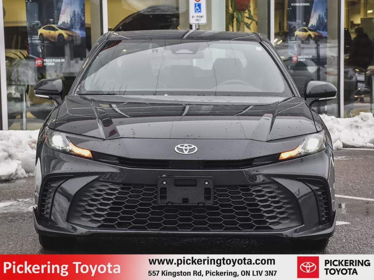 2025 Toyota Camry HYBRID SE Photo