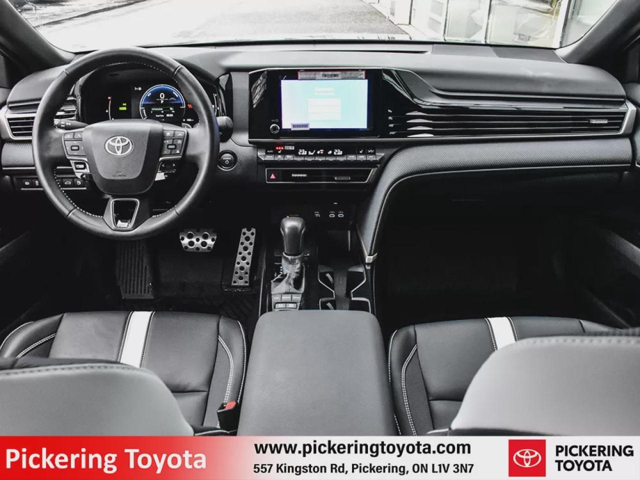 2025 Toyota Camry HYBRID SE Photo