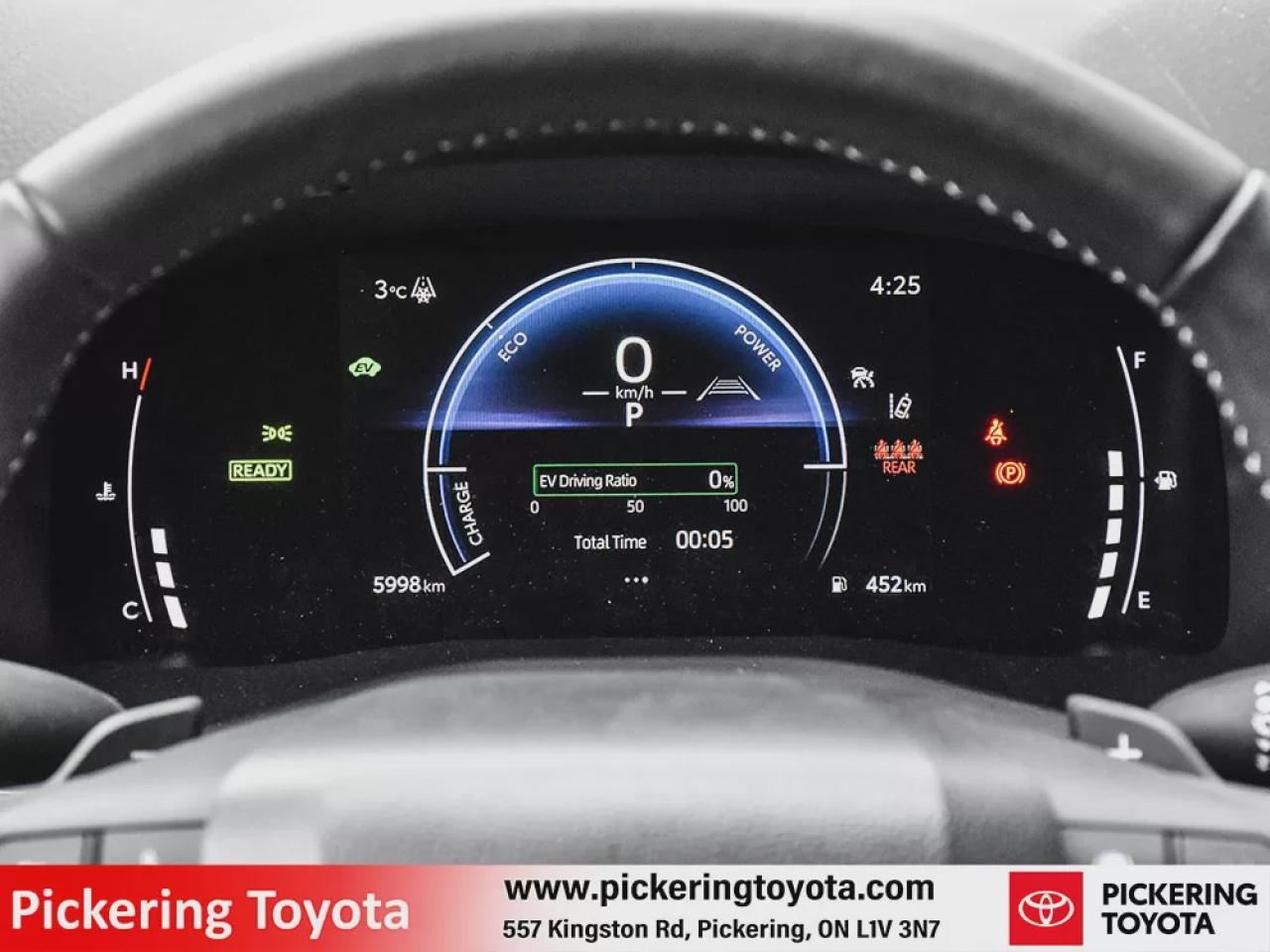 2025 Toyota Camry HYBRID SE Photo