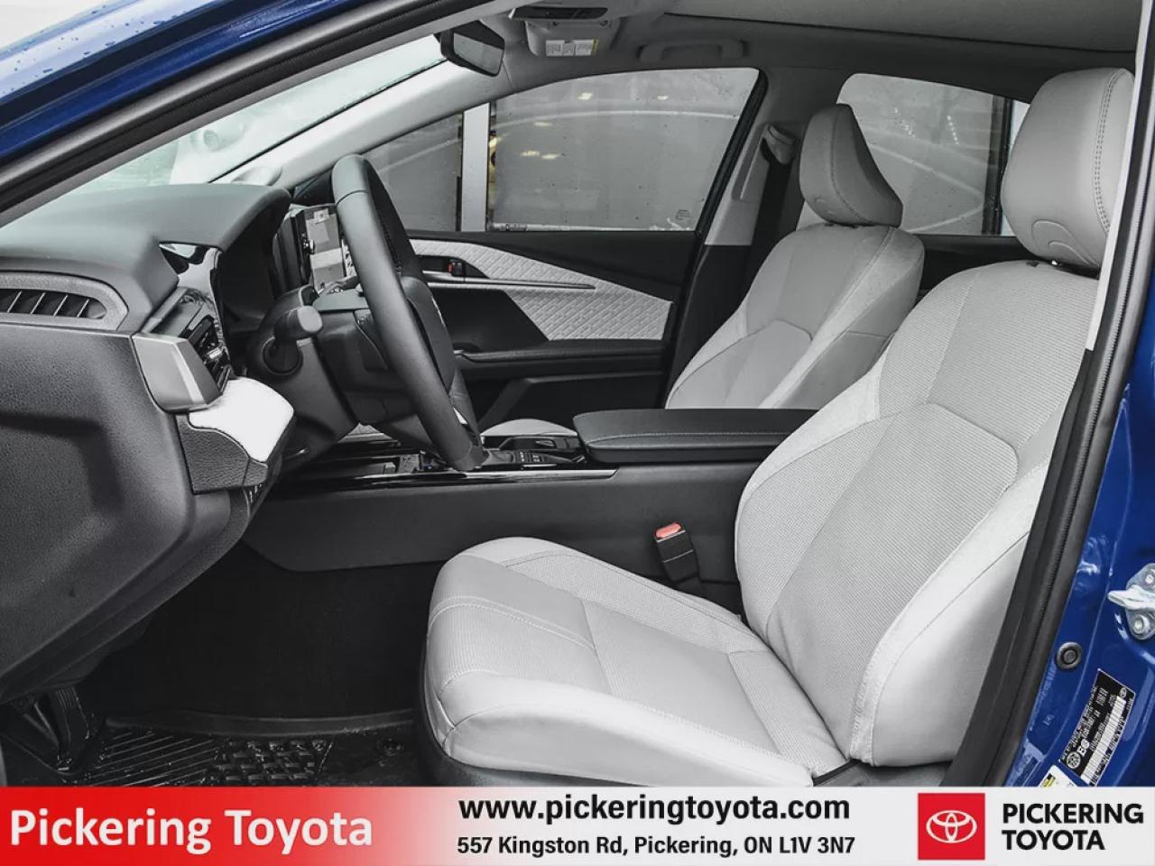 2025 Toyota Camry HYBRID XLE Photo