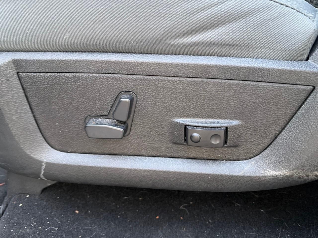 2020 RAM 1500 Classic EXPRESS 4X4 CREW CAB 5'7" BOX Photo