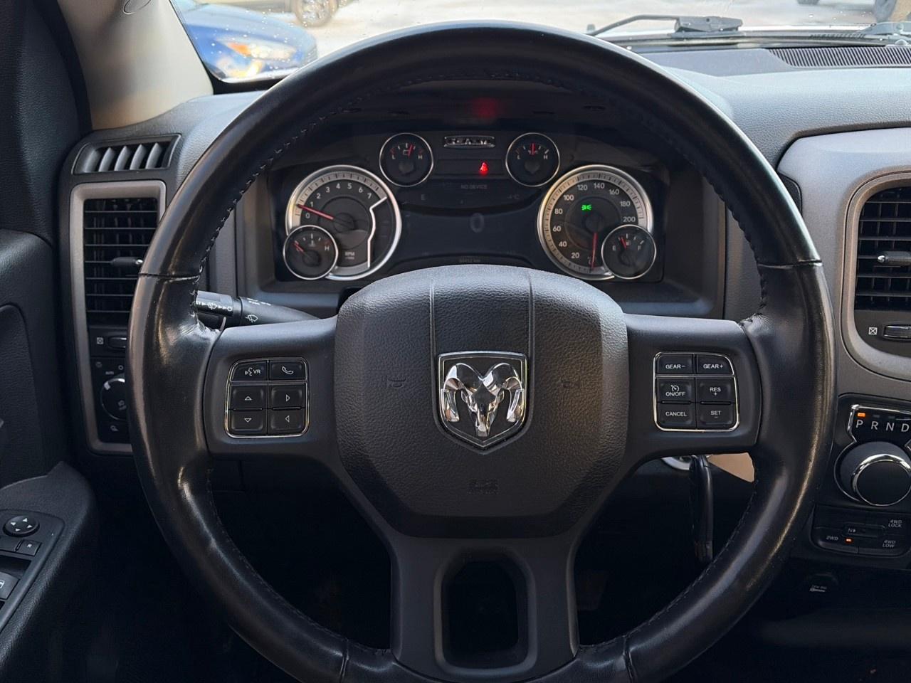 2020 RAM 1500 Classic EXPRESS 4X4 CREW CAB 5'7" BOX Photo