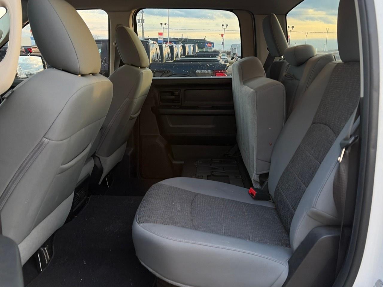 2020 RAM 1500 Classic EXPRESS 4X4 CREW CAB 5'7" BOX Photo