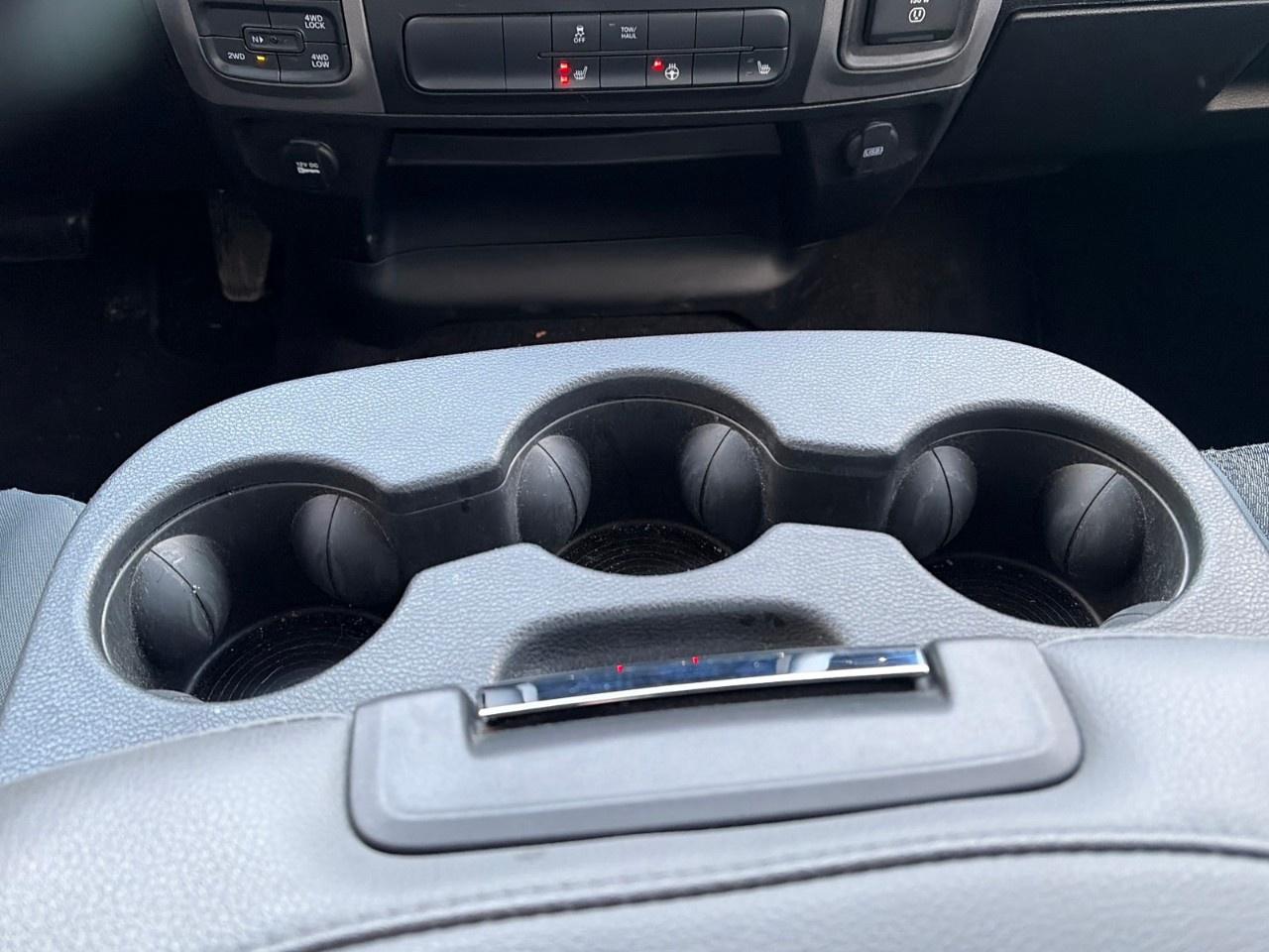 2020 RAM 1500 Classic EXPRESS 4X4 CREW CAB 5'7" BOX Photo