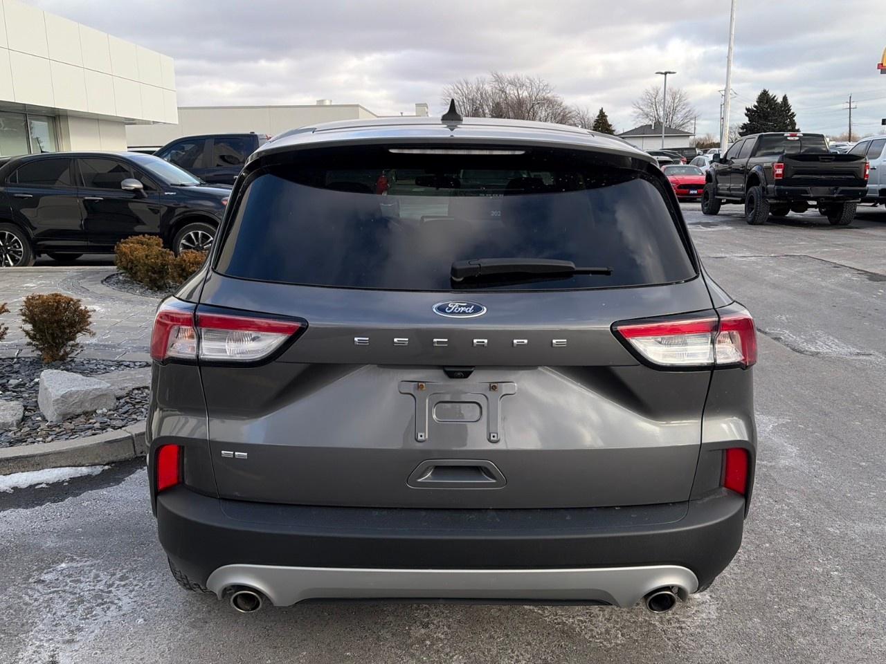 2021 Ford Escape SE FWD Photo3