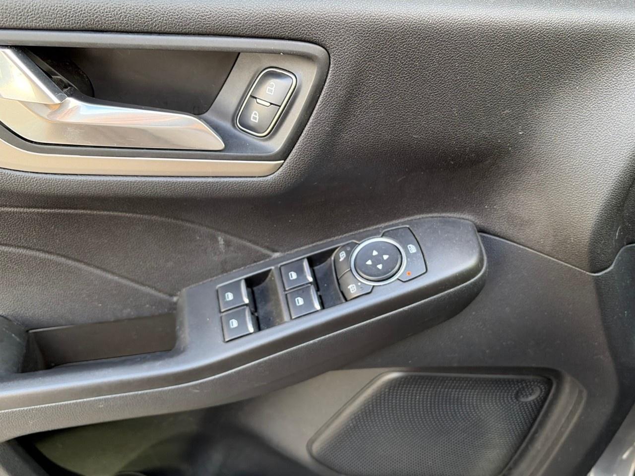 2021 Ford Escape SE FWD Photo