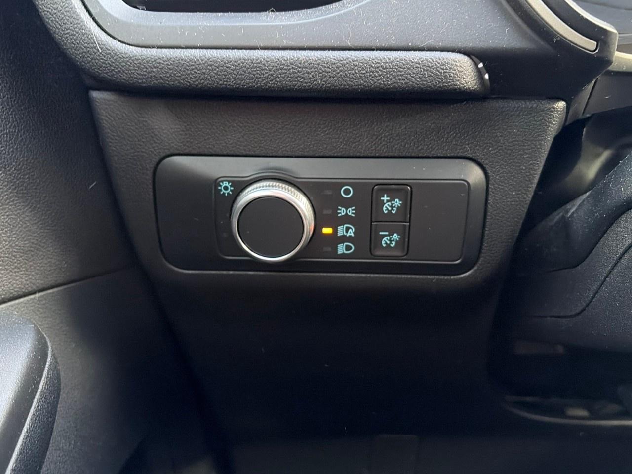 2021 Ford Escape SE FWD Photo