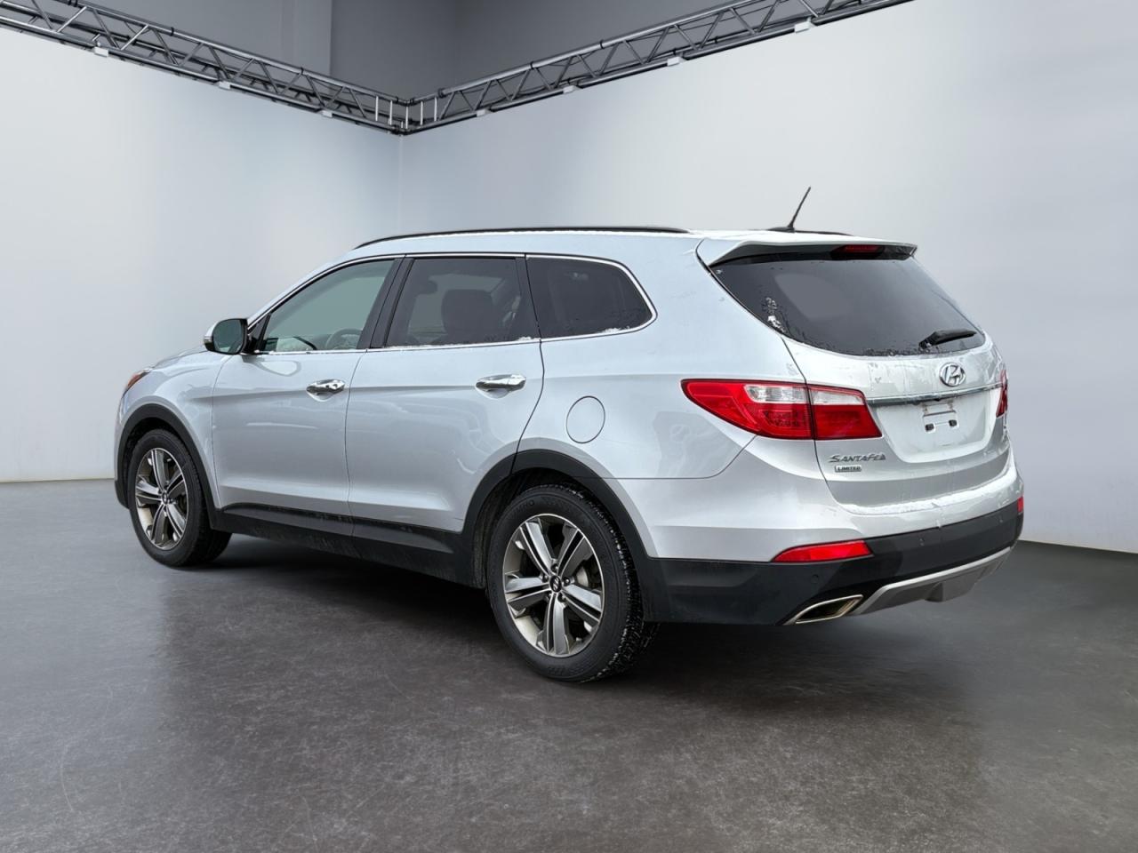 2015 Hyundai Santa Fe XL AWD 4dr 3.3L Auto Limited Photo