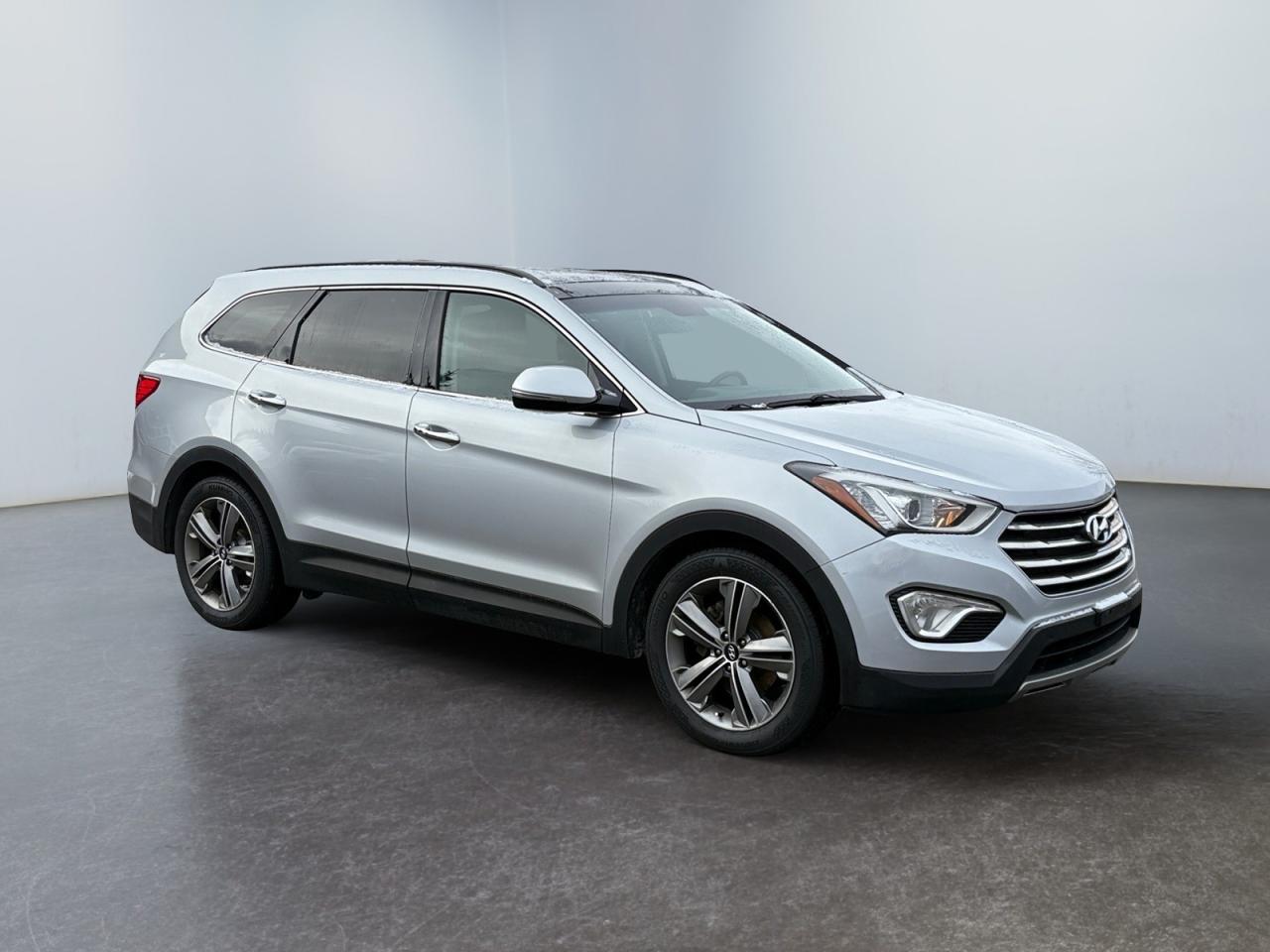 2015 Hyundai Santa Fe XL AWD 4dr 3.3L Auto Limited Photo