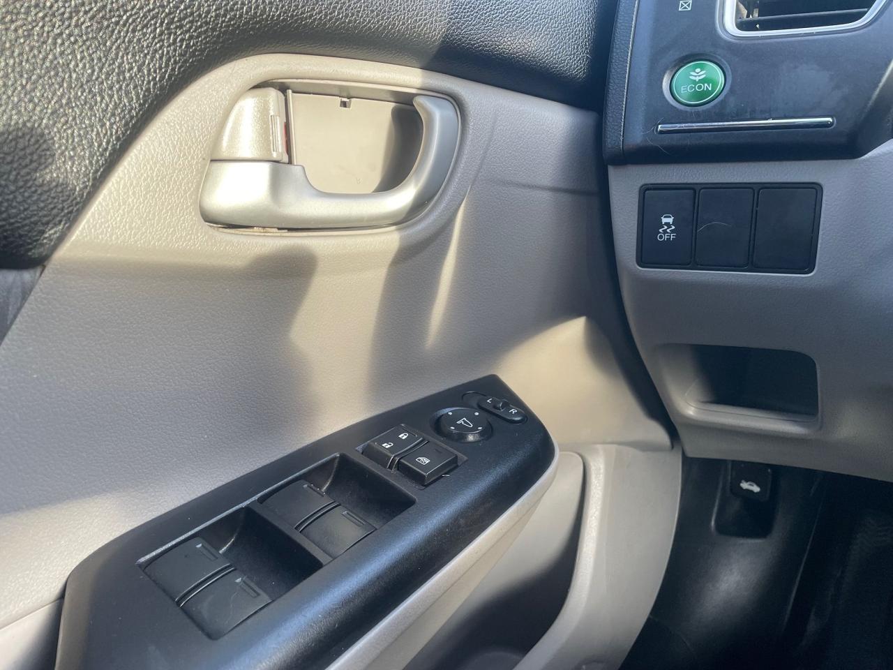 2014 Honda Civic LX *HEATED SEATS, SAFETY, 1Y WARRANTY ENG & TRAN* Photo