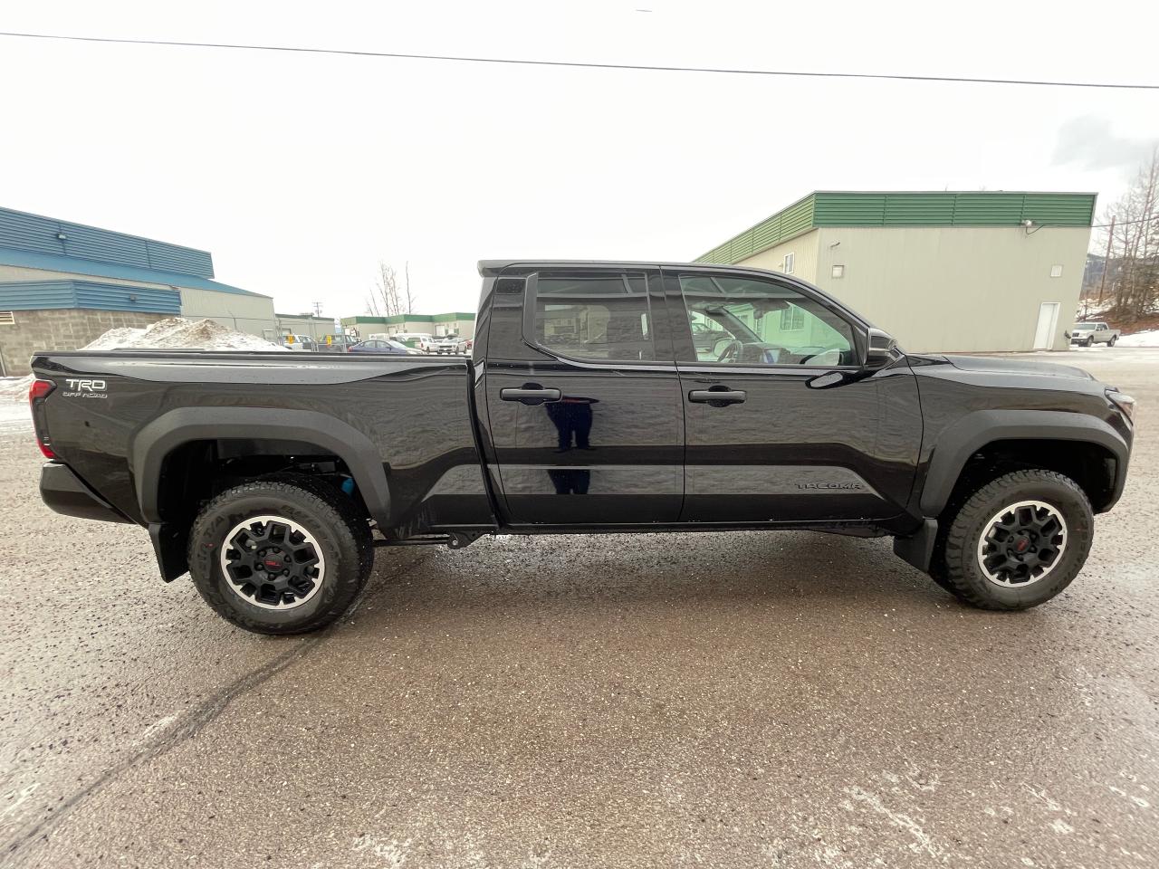 2026 Toyota Tacoma TRD Offroad + Photo4