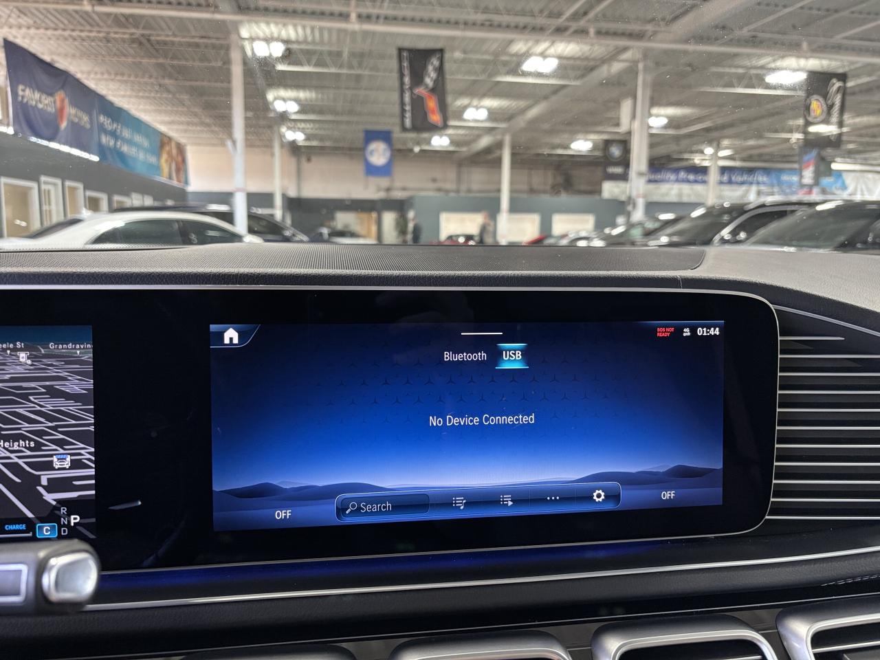 2024 Mercedes-Benz GLS GLS450|4MATIC|6PASS|AMGPKG|RECLINE|MASSAGE|CREAM|+ Photo