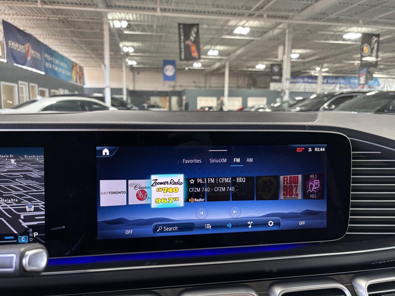 2024 Mercedes-Benz GLS GLS450|4MATIC|6PASS|AMGPKG|RECLINE|MASSAGE|CREAM|+ Photo