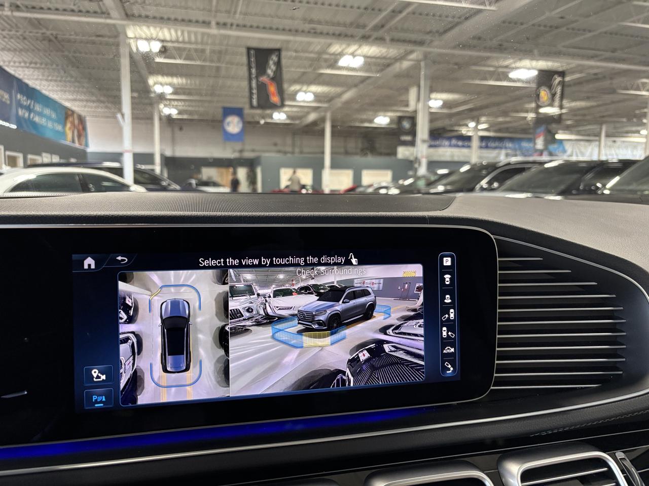 2024 Mercedes-Benz GLS GLS450|4MATIC|6PASS|AMGPKG|RECLINE|MASSAGE|CREAM|+ Photo