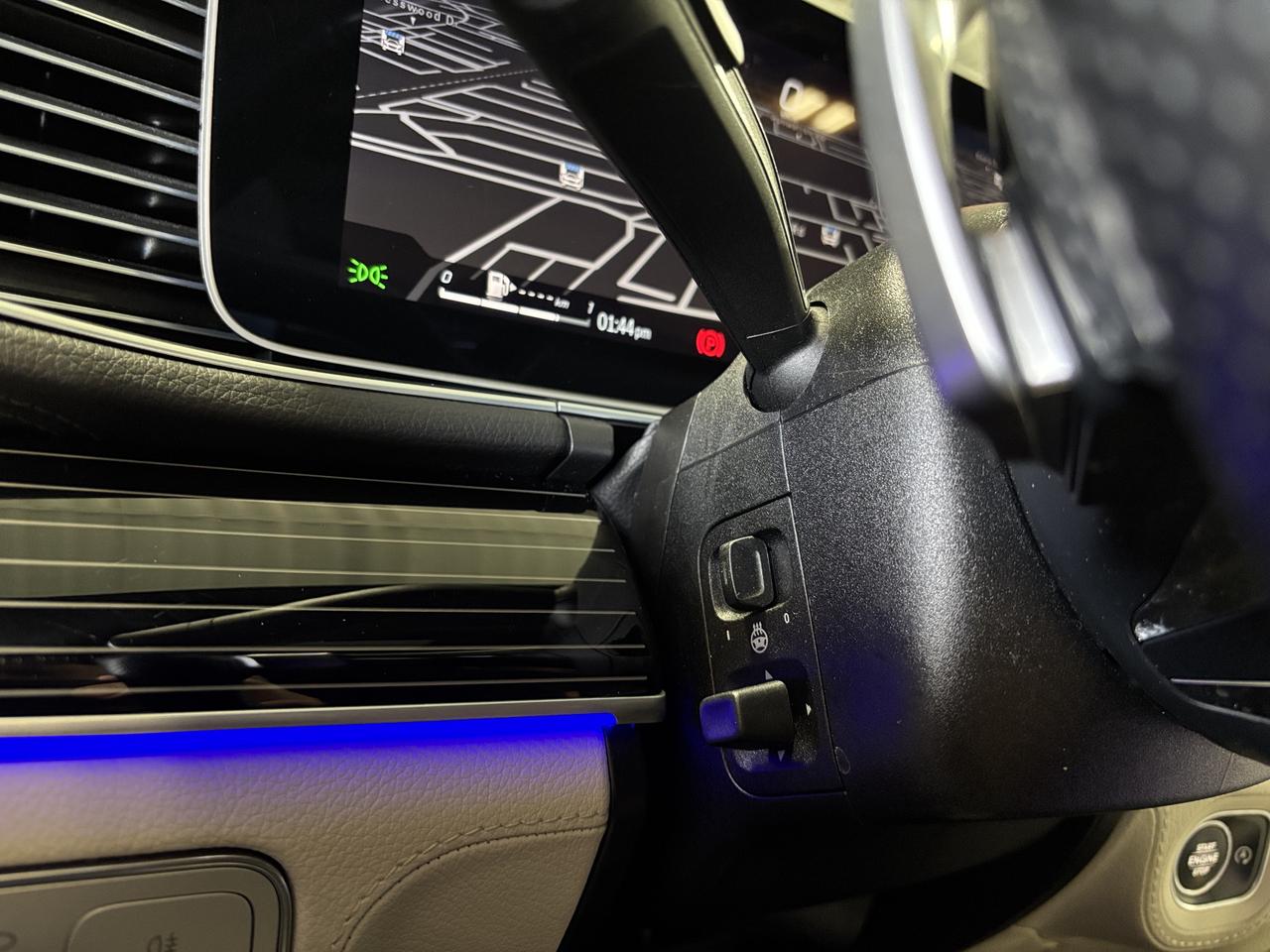 2024 Mercedes-Benz GLS GLS450|4MATIC|6PASS|AMGPKG|RECLINE|MASSAGE|CREAM|+ Photo
