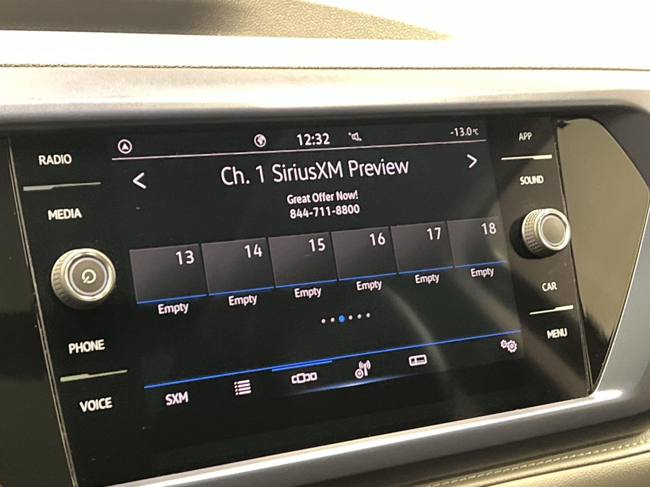 2024 Volkswagen Taos COMFORTLINE | HTD LEATHER | PANO ROOF | CARPLAY Photo