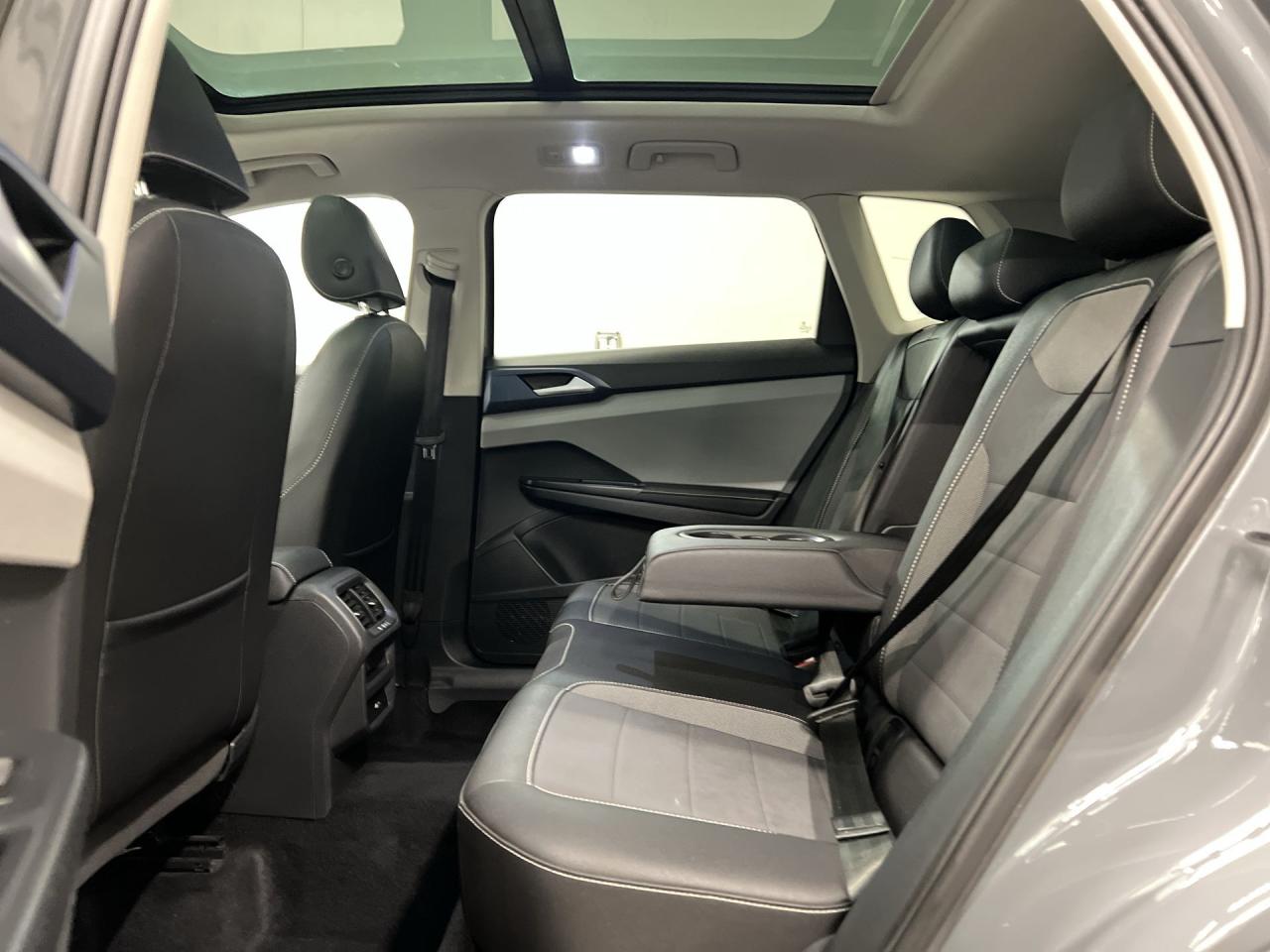 2024 Volkswagen Taos COMFORTLINE | HTD LEATHER | PANO ROOF | CARPLAY Photo