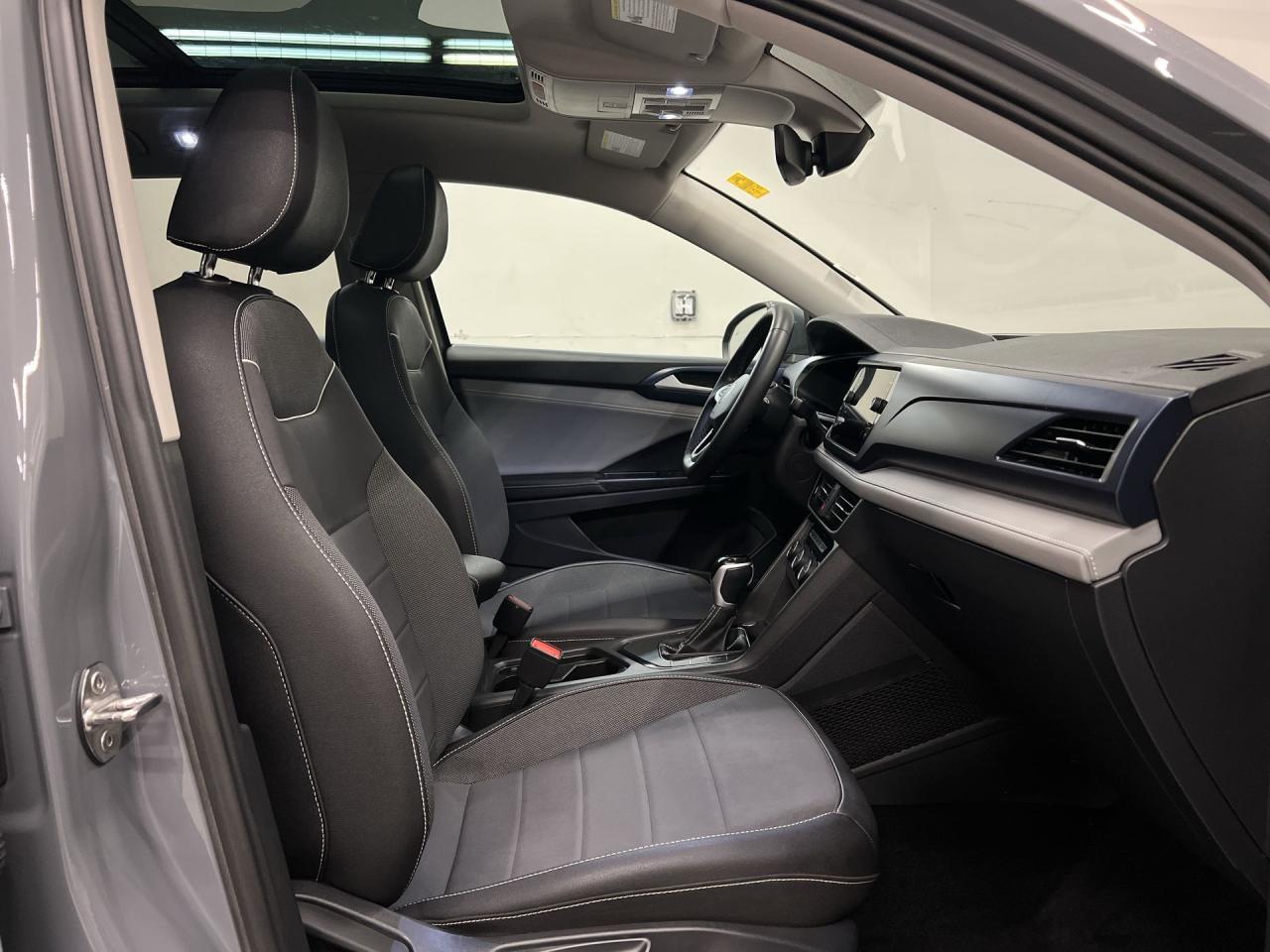 2024 Volkswagen Taos COMFORTLINE | HTD LEATHER | PANO ROOF | CARPLAY Photo