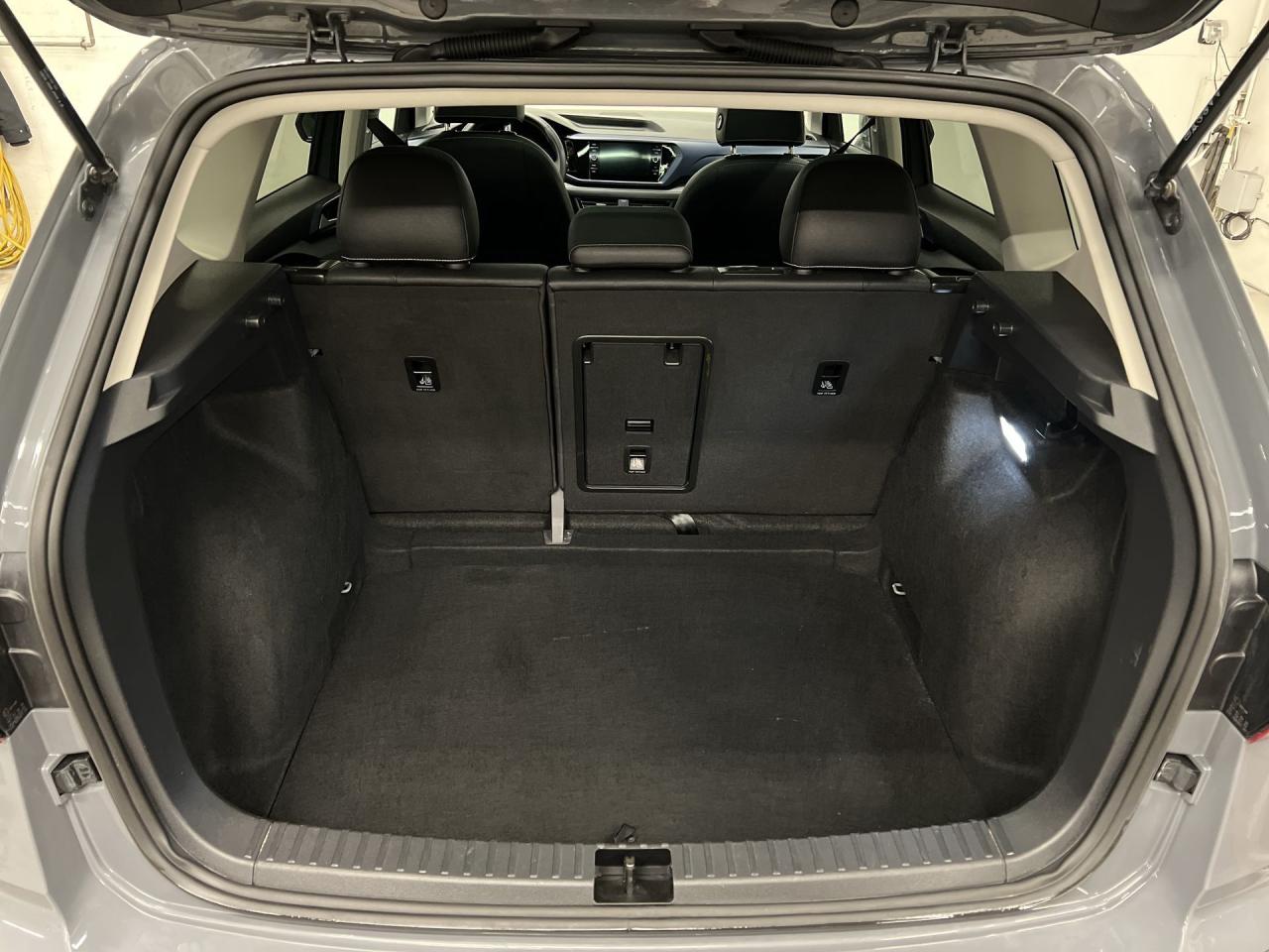 2024 Volkswagen Taos COMFORTLINE | HTD LEATHER | PANO ROOF | CARPLAY Photo