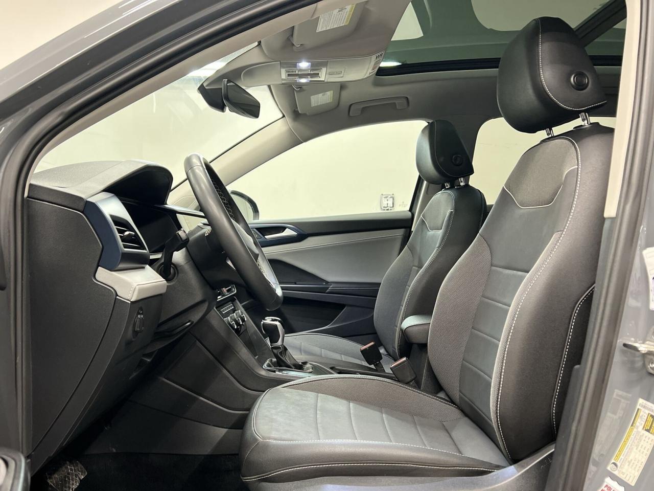 2024 Volkswagen Taos COMFORTLINE | HTD LEATHER | PANO ROOF | CARPLAY Photo