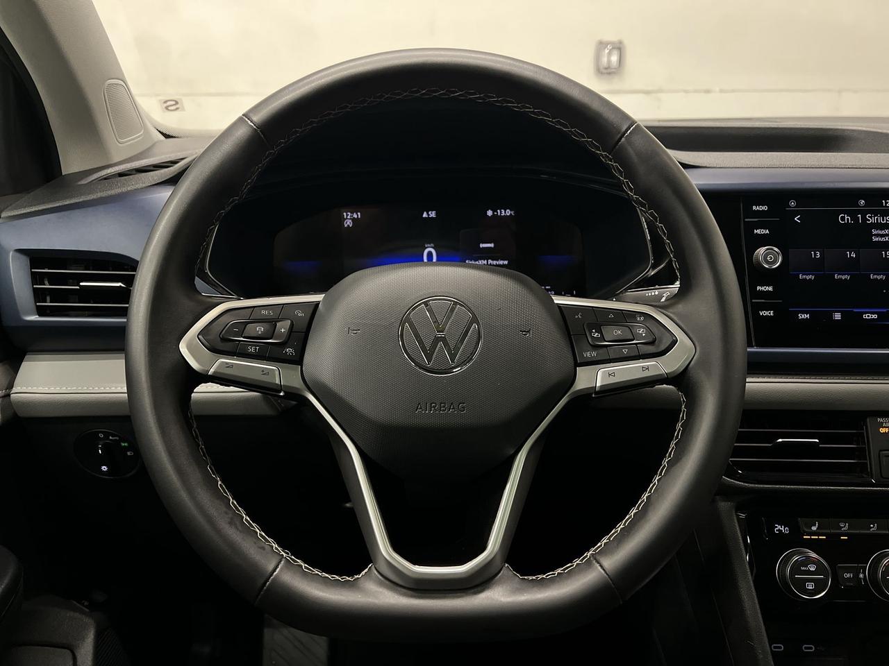 2024 Volkswagen Taos COMFORTLINE | HTD LEATHER | PANO ROOF | CARPLAY Photo