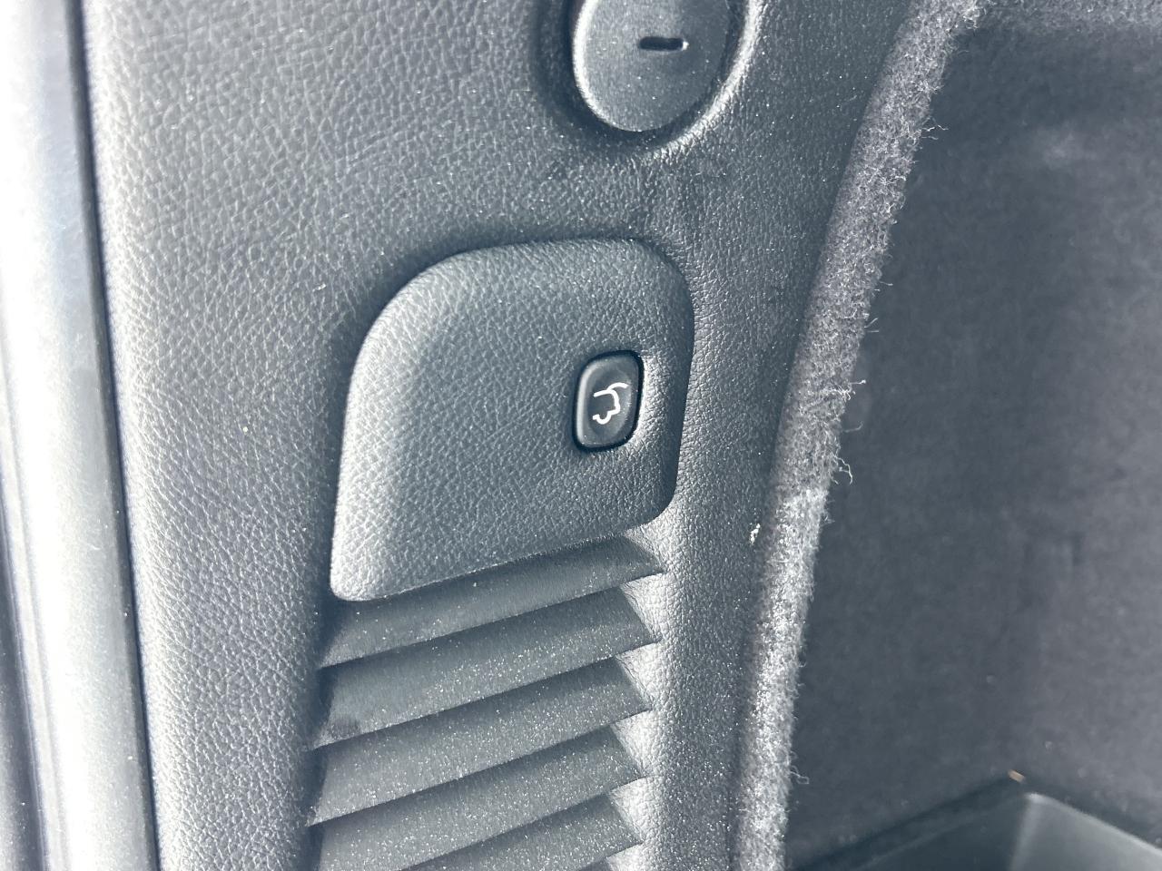 2023 Dodge Durango GT, 6 PASS, LOCAL TRADE, 1 OWNER, REMOTE START! - Photo #12