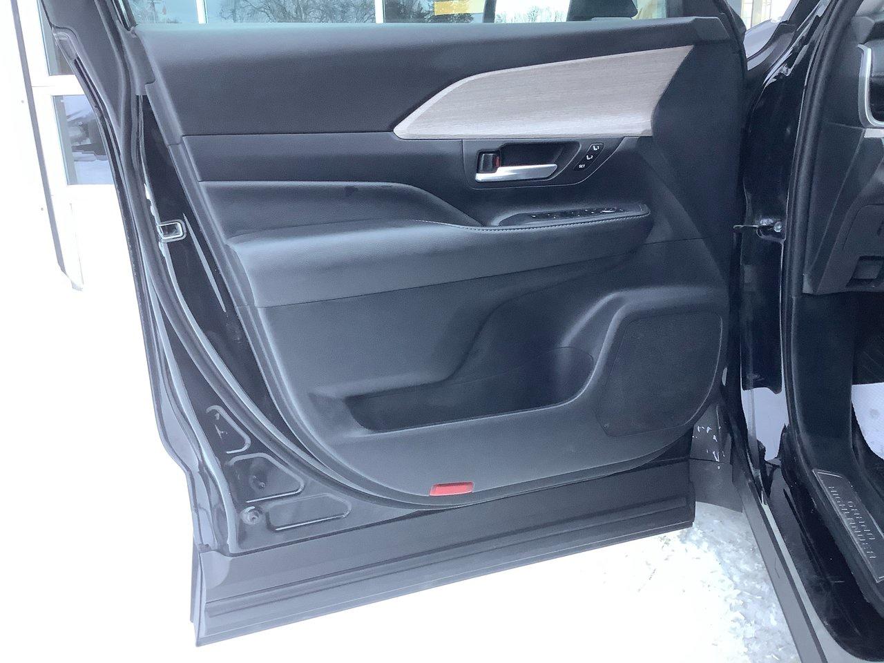 2024 Toyota GRAND HIGHLANDE  Photo