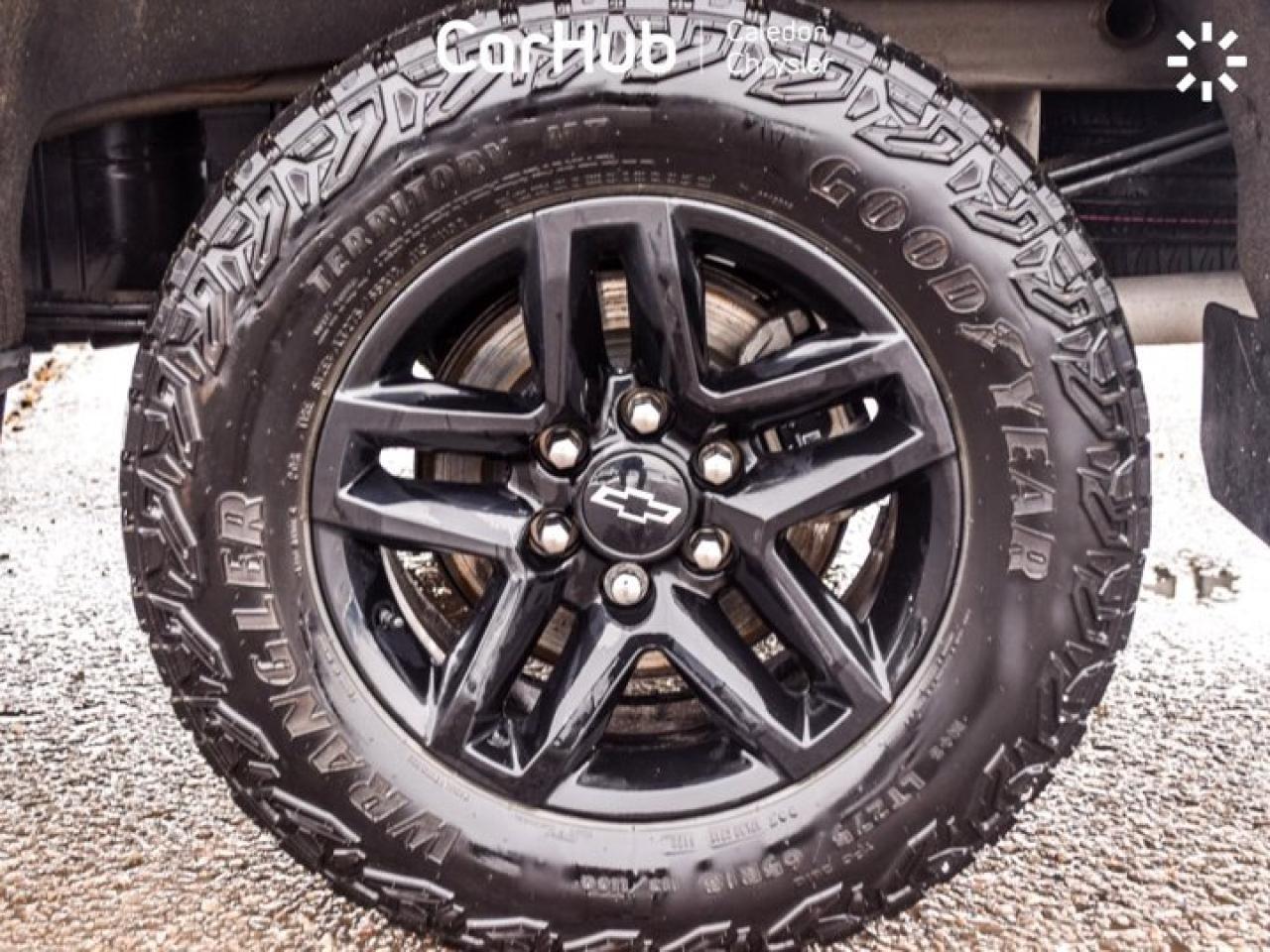 2024 Chevrolet Silverado 1500 Custom Trail Boss 5.3L 4WD Crew Cab 147" 6 Passenger Photo