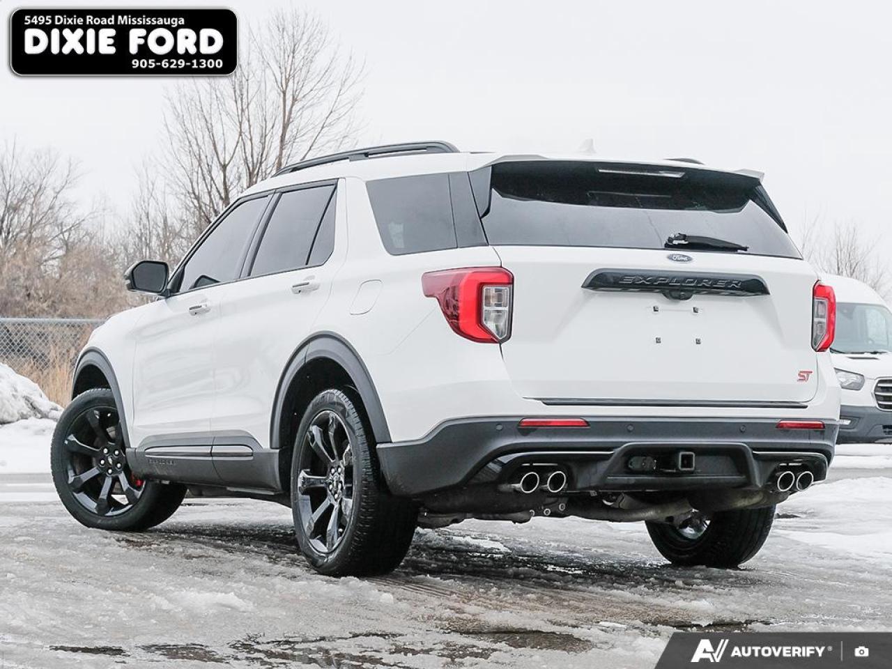 2023 Ford Explorer ST Photo3