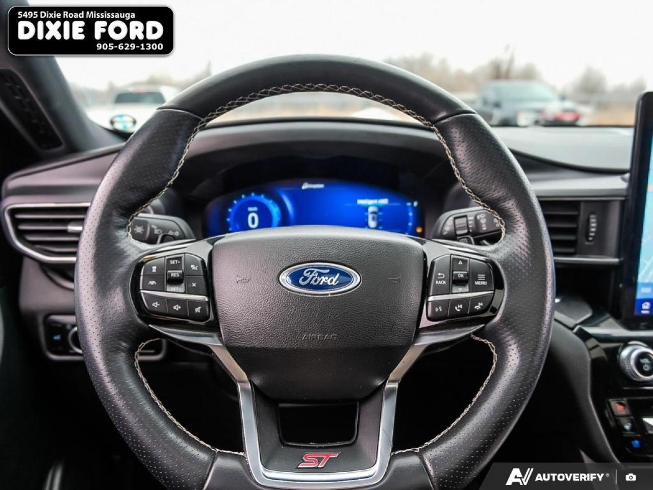 2023 Ford Explorer ST Photo