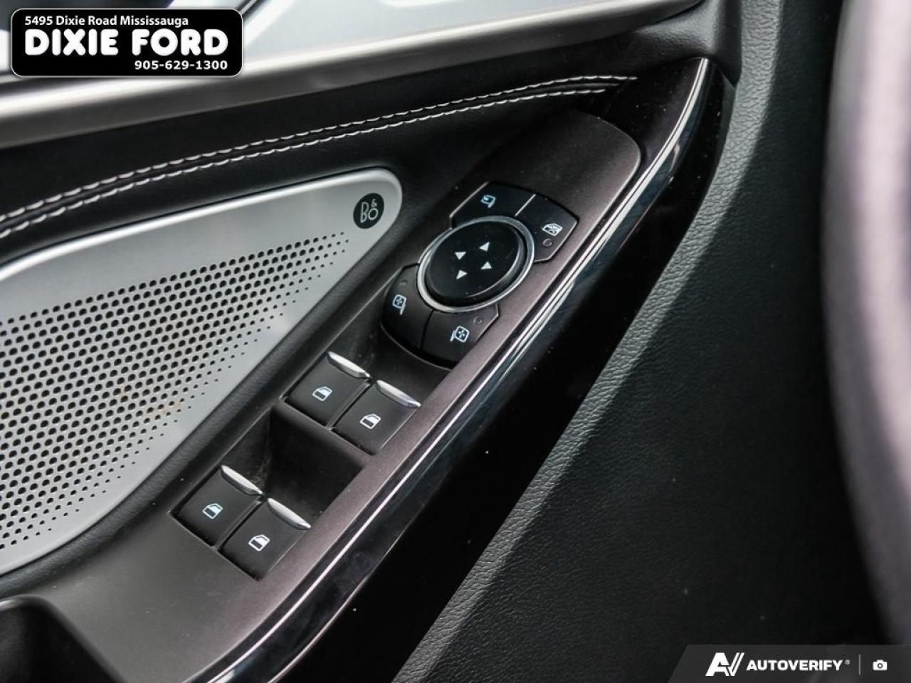 2023 Ford Explorer ST Photo