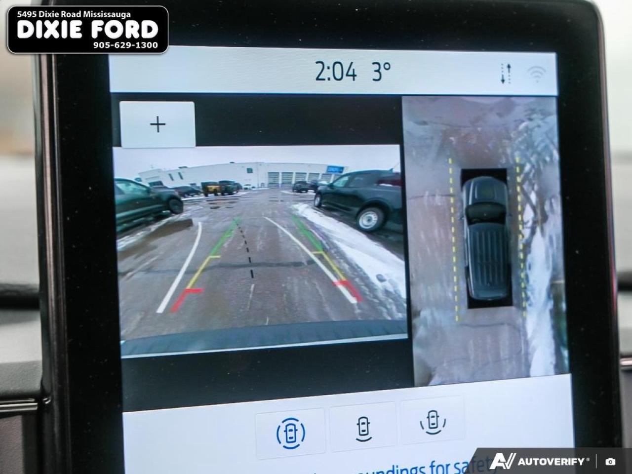 2023 Ford Explorer ST Photo