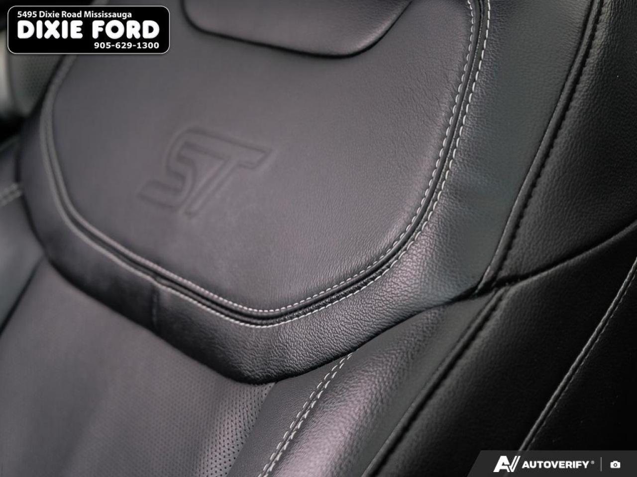 2023 Ford Explorer ST Photo