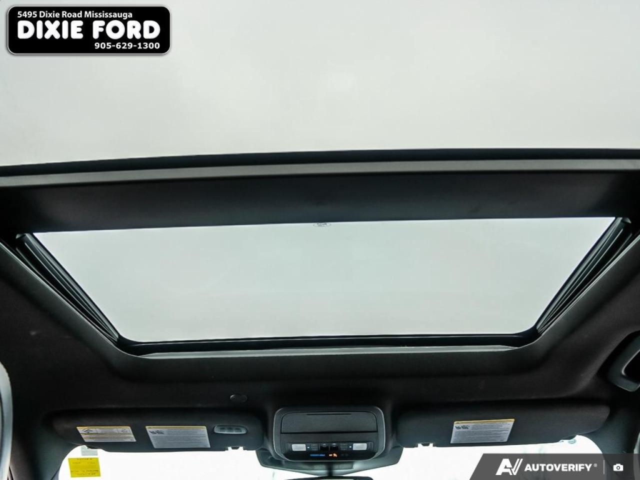 2023 Ford Explorer ST Photo