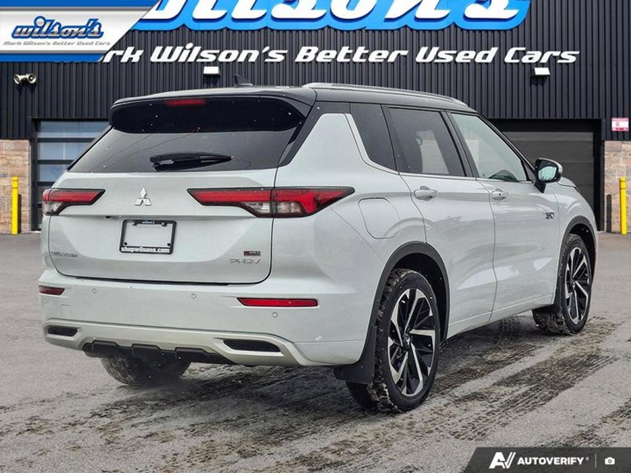 2023 Mitsubishi Outlander Phev GT Premium | Massage Seats | Quilted Leather | Pano Roof | Nav | 360 Camera | and More ! Photo4