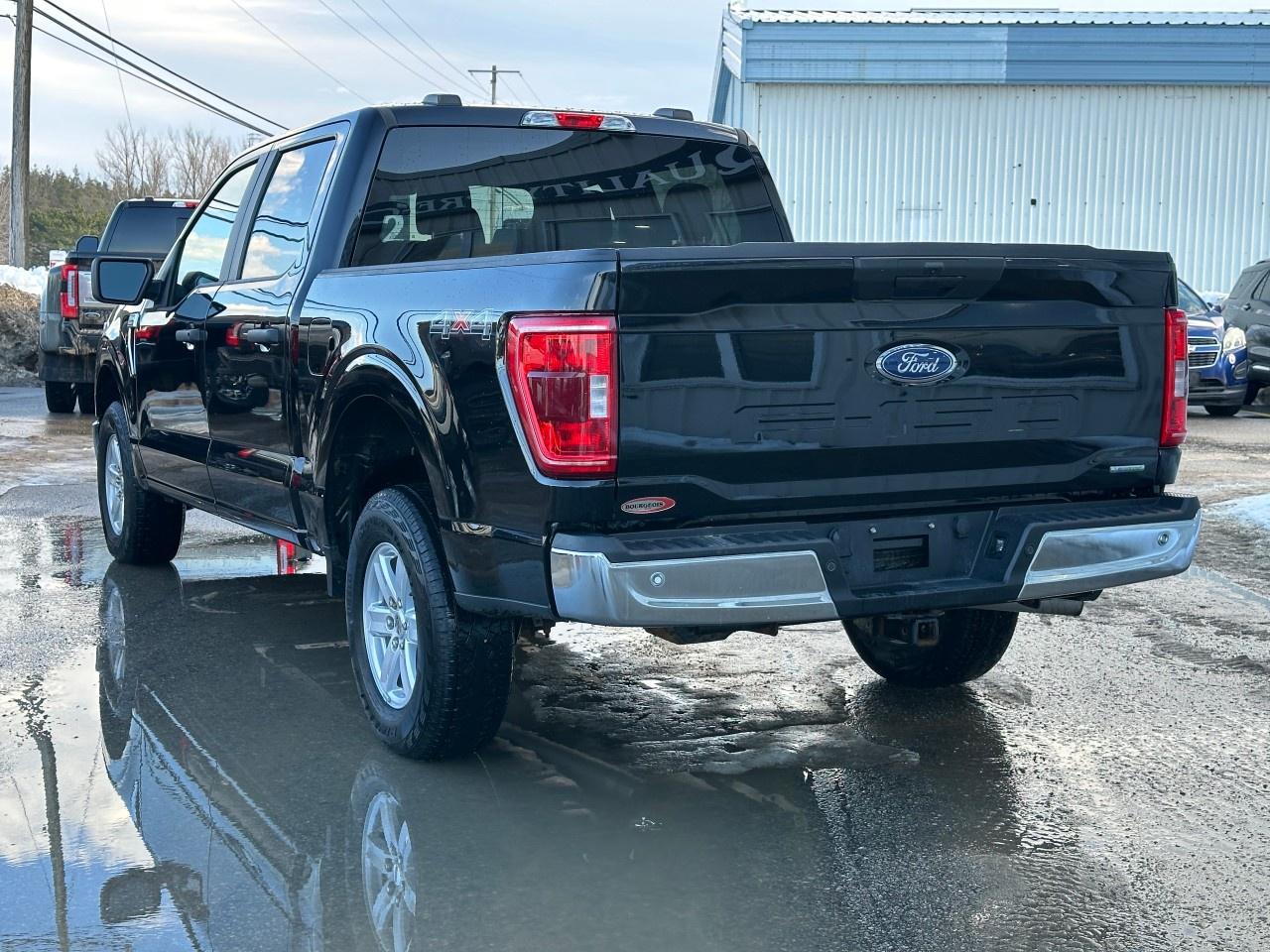 2022 Ford F-150 XLT 4WD SuperCrew 5.5' Box Photo